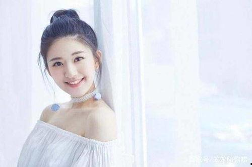 赵露思否认整容 潜规则,勇敢拒绝潜规则，展现真实自我